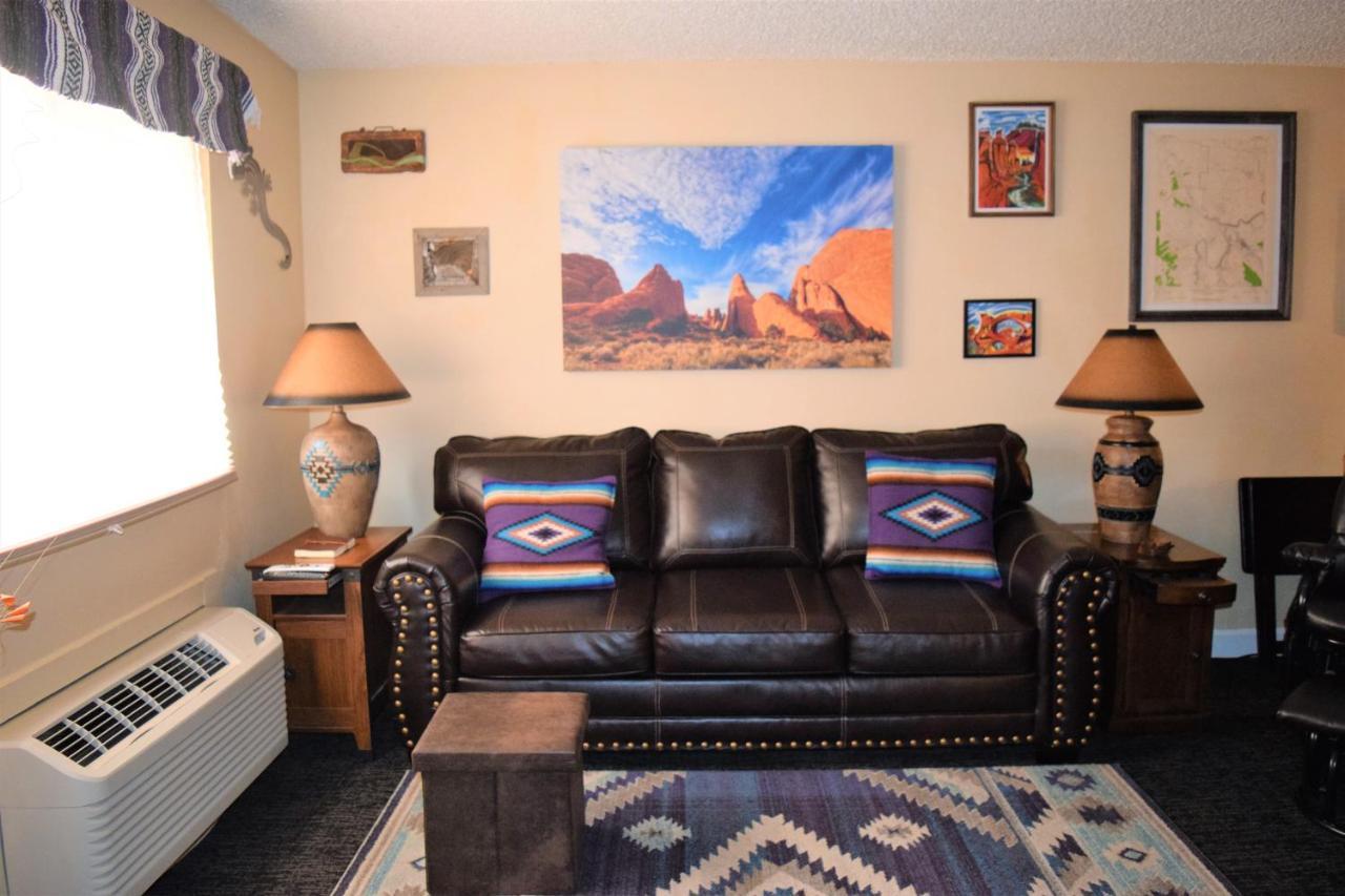 St Dane'S Desert Juniper Cabin Villa Moab Exterior photo